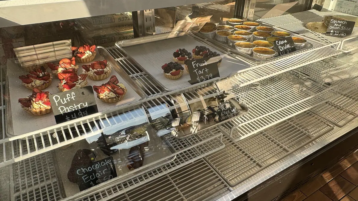 Cake Maker bakes